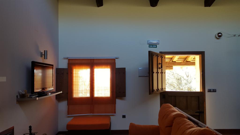 Apartamentos Rurales En Plena Sierra La Calera ภายนอก รูปภาพ